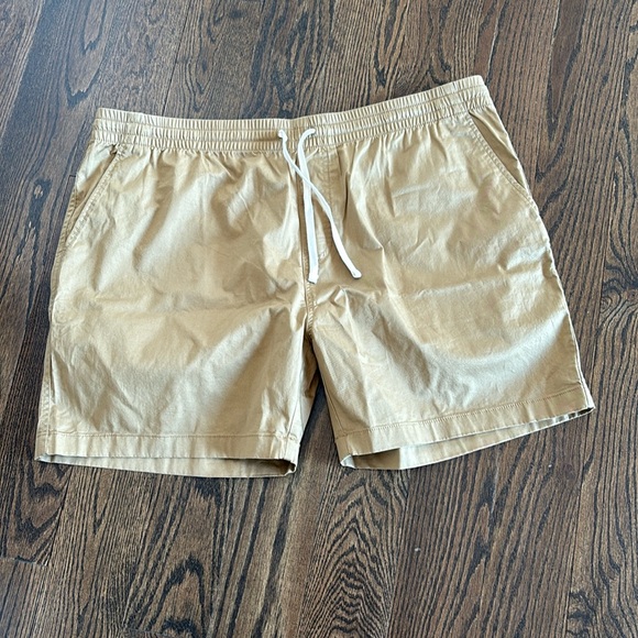 J. CREW MEN SHORTS NWT - Picture 1 of 3